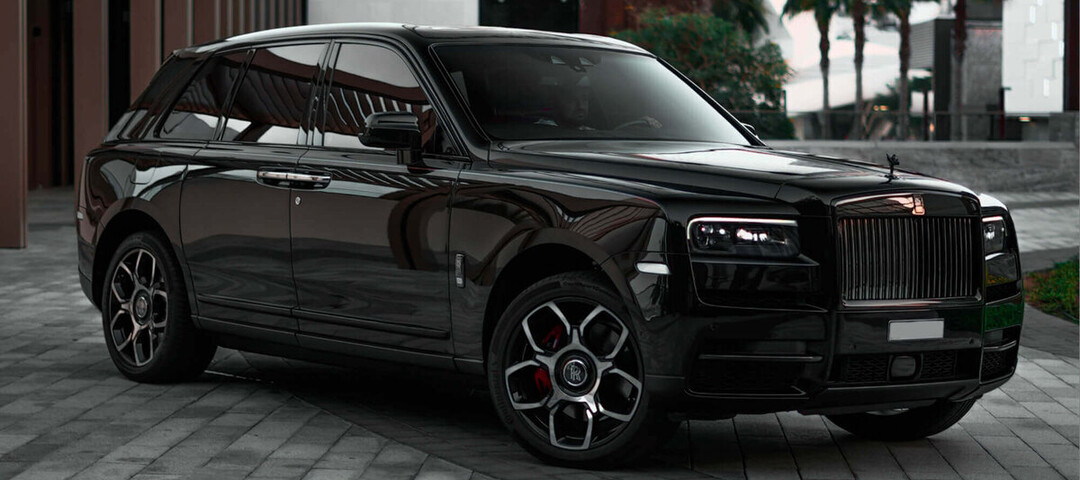 Rolls-Royce Cullinan лидирует на рынке люксовых авто.