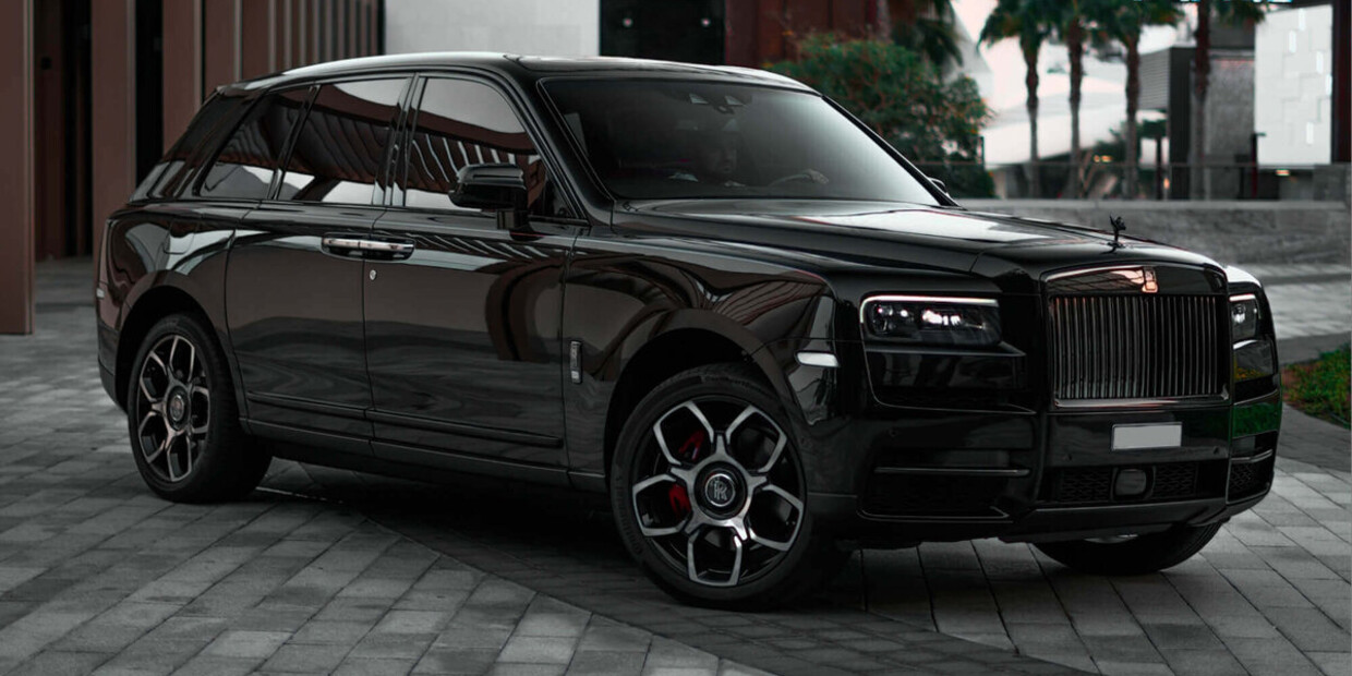 Rolls-Royce Cullinan лидирует на рынке люксовых авто.